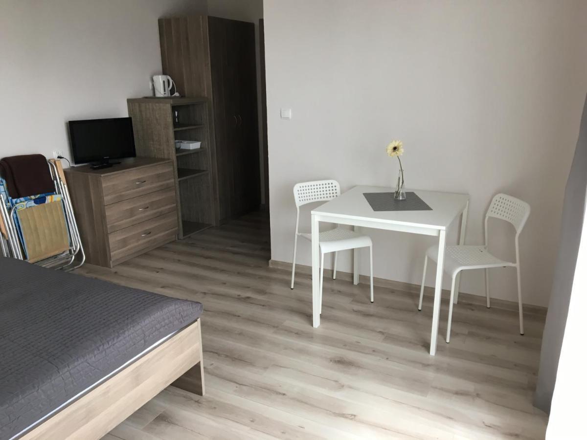 Emada- Pokoje Goscinne I Studia Ostrowo  Extérieur photo